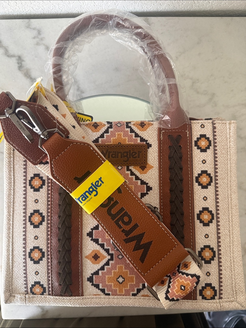 Wrangler Western Tote w/Dust Bag & Crossbody Guitar Strap-NWT!! 🌵 - Picture 8 of 10